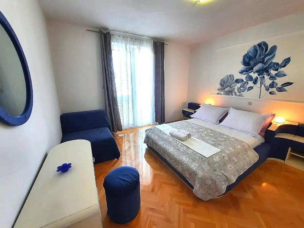 Apartments And Rooms With Parking Space Makarska - 6767 외부 사진