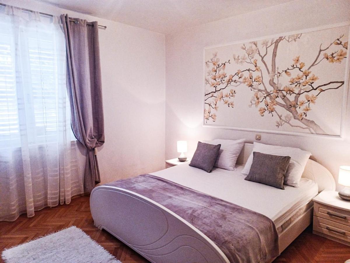 Apartments And Rooms With Parking Space Makarska - 6767 외부 사진